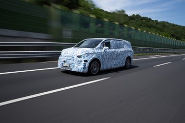 Stuttgartból Rómába elektromos kisbusszal? Sima ügy