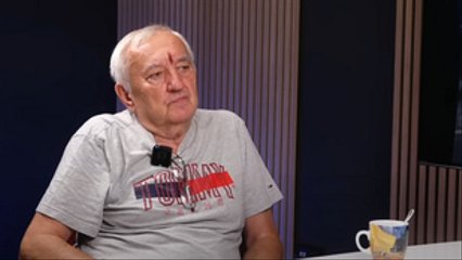 Többcentis sebbel a homlokán adott interjút Havas Henrik